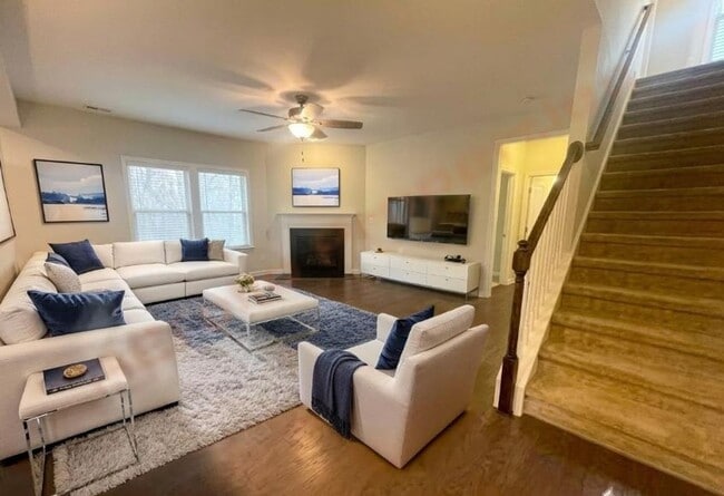 Building Photo - 288 Heathwood Dr