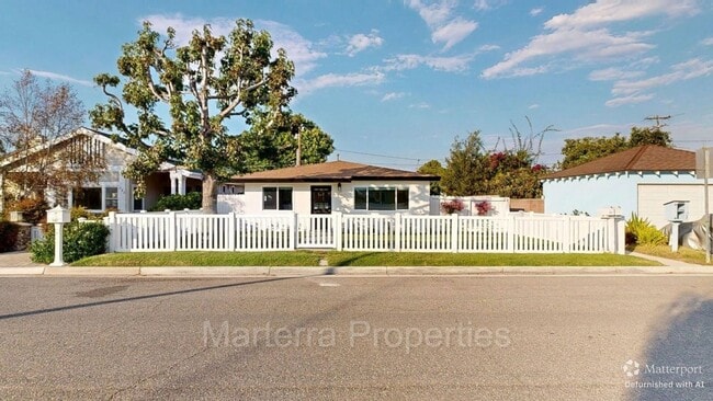 Building Photo - 286 Costa Mesa St