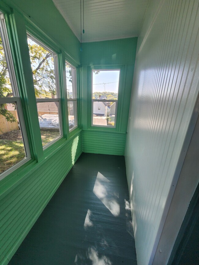 Building Photo - 2407 Windsor Ave