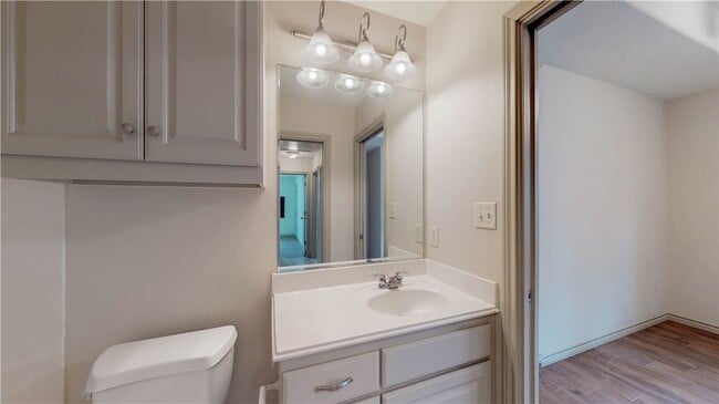 Building Photo - 115 Richards St