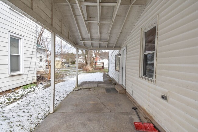 Building Photo - RALL202