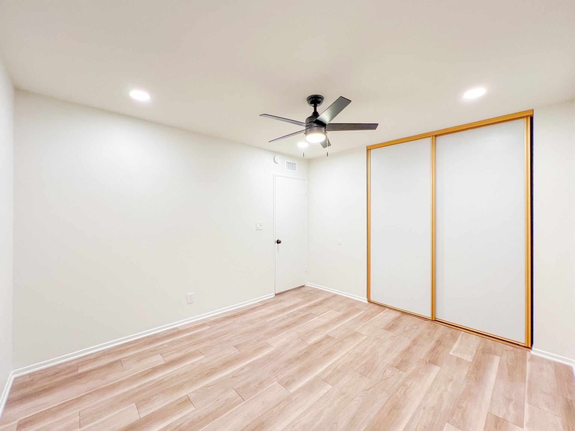 Building Photo - 2703 N Dell St