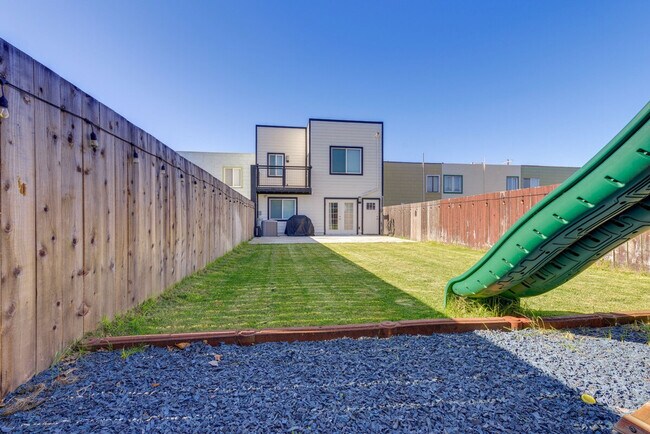 Building Photo - 1774 48th Ave