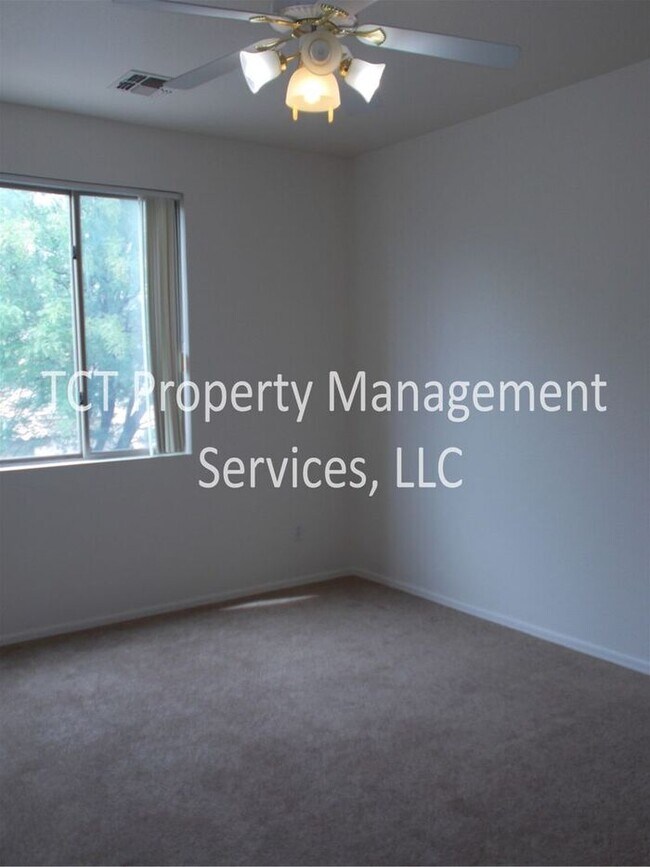 Building Photo - Great Gilbert Home in Power Ranch Community!