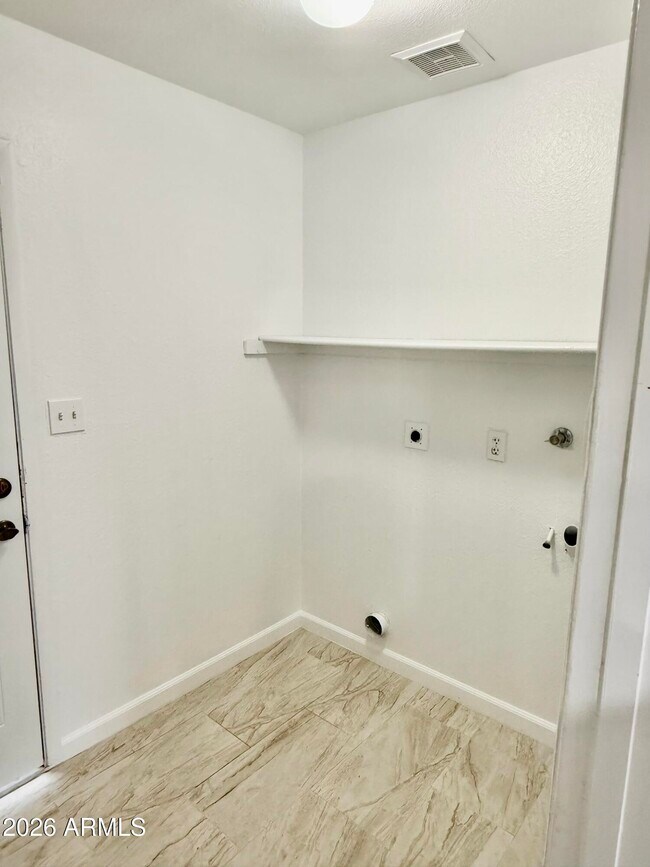 Building Photo - 5817 W Tierra Buena Ln