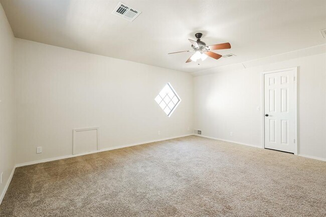 Building Photo - 725 Lapwing Rd