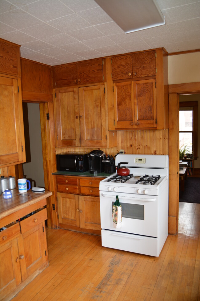 Primary Photo - 3740 Bryant Ave S