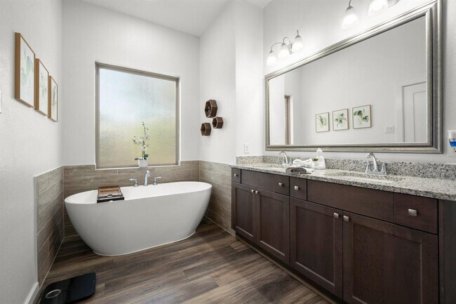 Building Photo - 9871 Twin Shores Dr