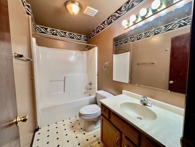 Building Photo - Single Family Home in Silt for Rent