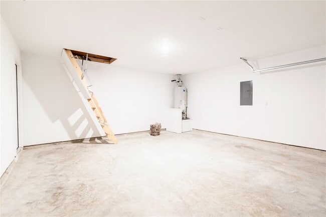 Building Photo - 7351 Gorrion Dr