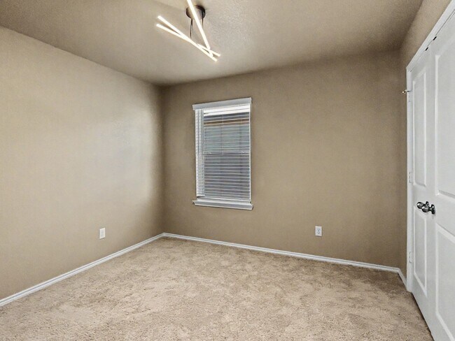 Building Photo - 7606 Granger Cv