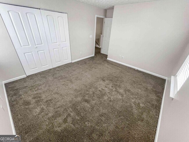 Building Photo - 6205 Tree Ridge Dr N W