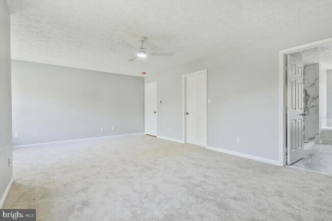 Building Photo - 7802 Shallowbrook Ct