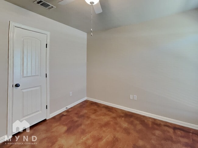 Building Photo - 102 Jolin Ln