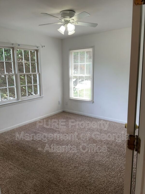 Building Photo - 909 Michael Lee Way