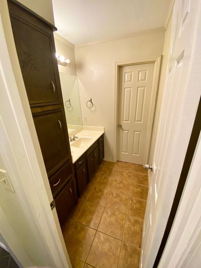 Building Photo - ** 3/2 IN NEW GREENACRES PLACE **