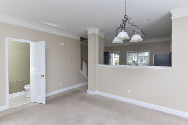 Building Photo - 2 Bedroom, 2.5 Bath in Hampton Forest- Mov...