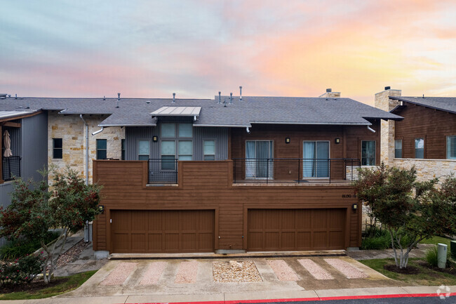 Building Photo - The Hillside