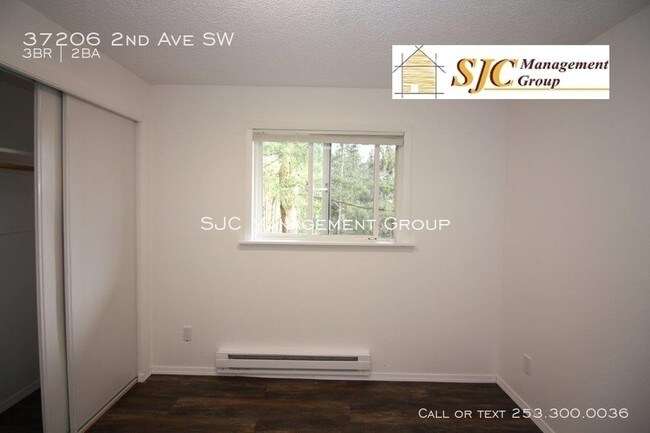 Building Photo - Three Bedroom Plus Finished Basement
