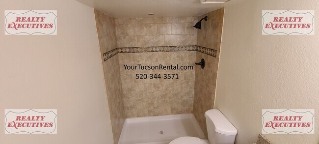 Building Photo - The Village in Midvale Park - Downstairs 1...
