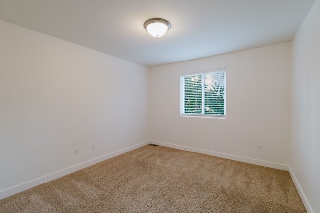 Building Photo - 2805 Alyssa Ct SE