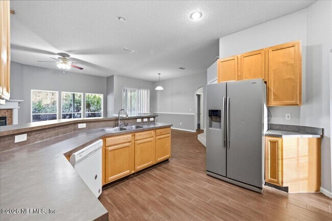 Building Photo - 8871 Canopy Oaks Dr