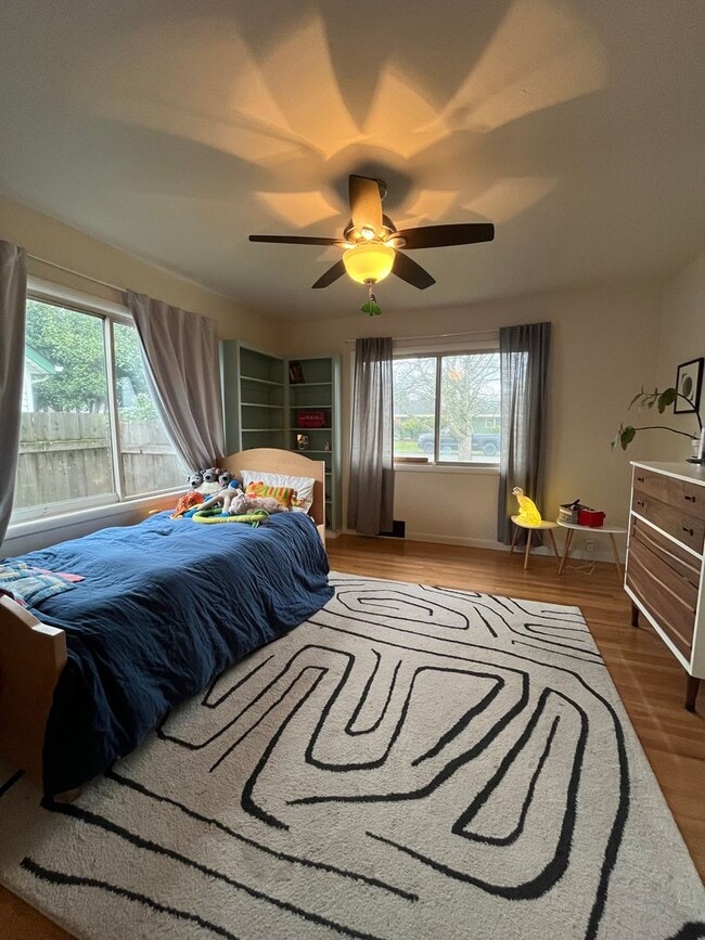 Building Photo - 4-Bedroom 3-Bathroom Home in Springfield