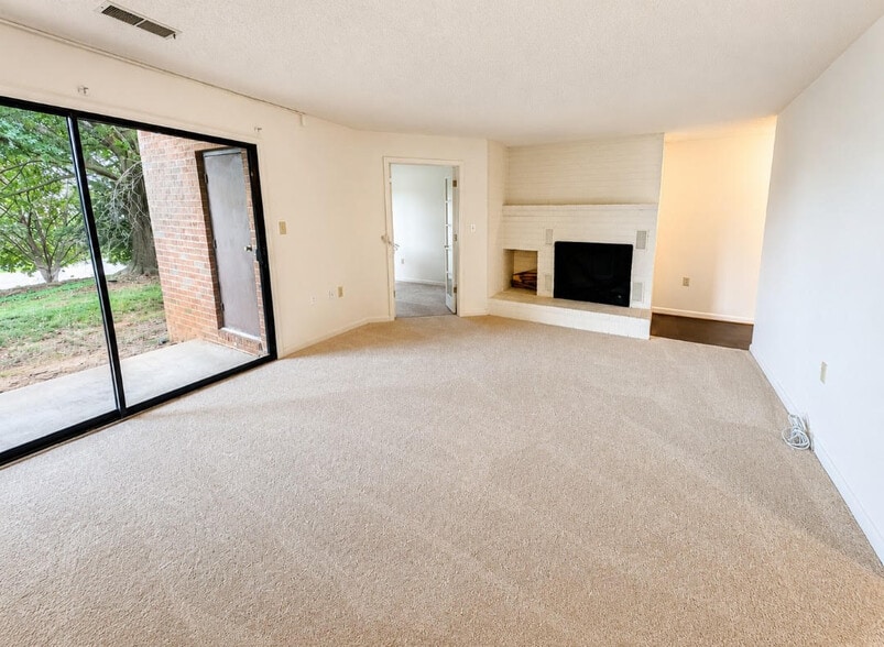 Building Photo - 122 Turtle Creek Rd