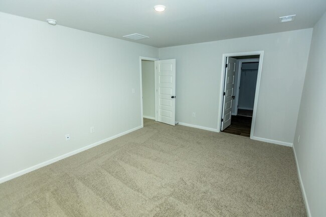 Building Photo - 324 Sweet Vernal St