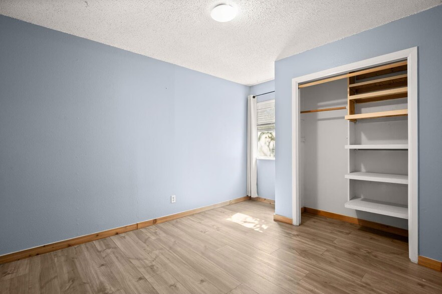 Building Photo - 5402 Brompton Cir