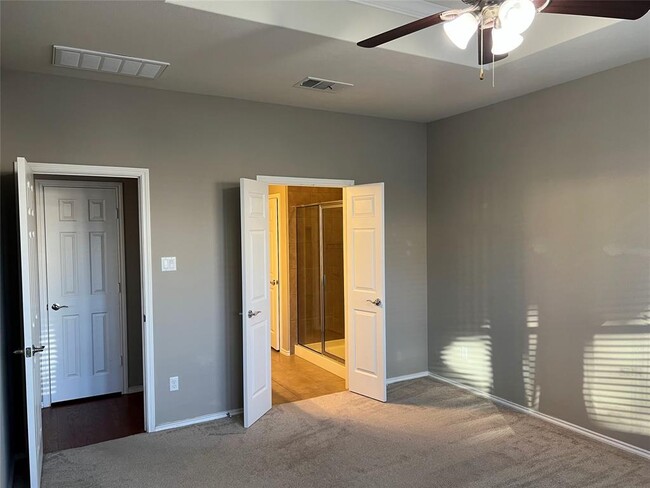 Building Photo - 16017 Hawthorne Heights Trail