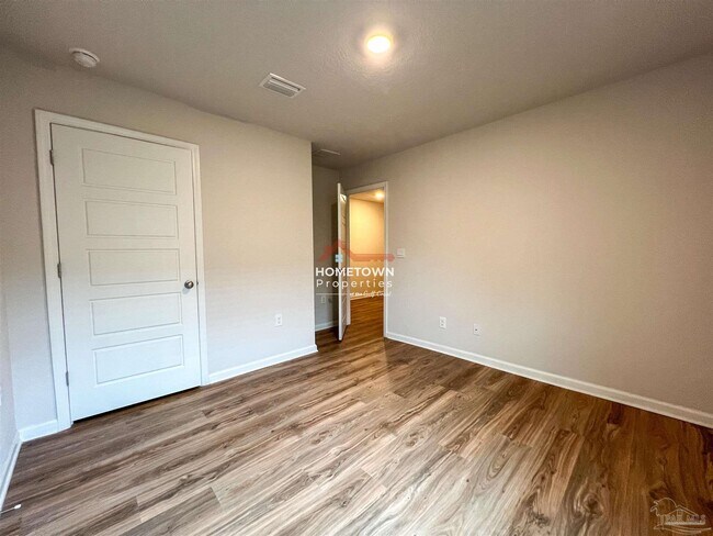 Building Photo - 6351 Burrow Ln