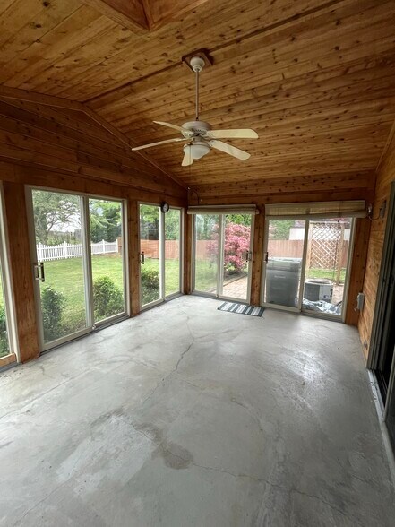 Building Photo - 5787 Nike Dr