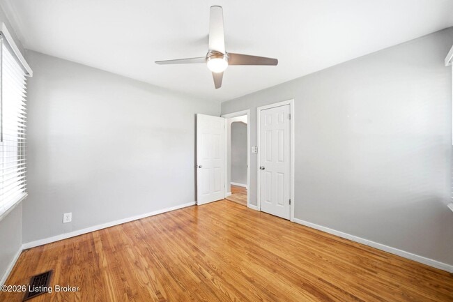 Building Photo - 535 Harris Pl