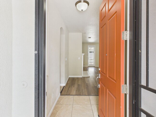 Building Photo - Single Family House