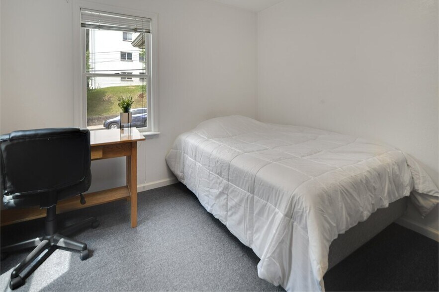 Building Photo - 305 Dryden Rd