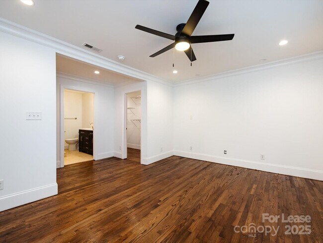 Building Photo - 3109 Forest Lawn Dr