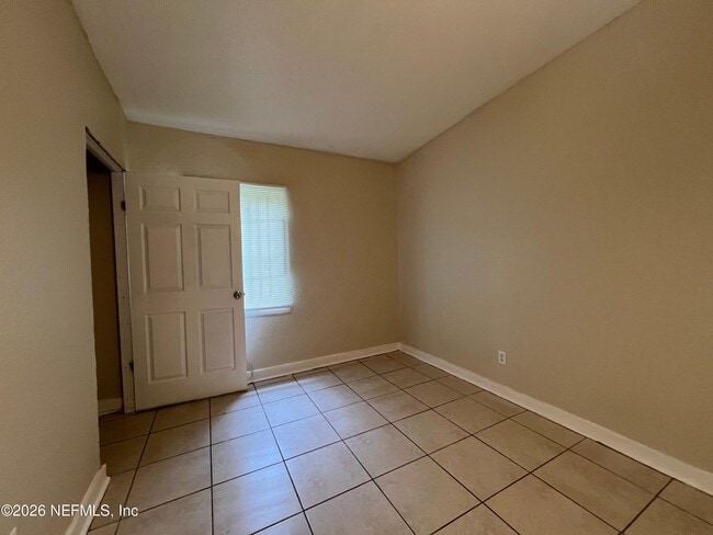 Building Photo - 5559 Verbena Rd