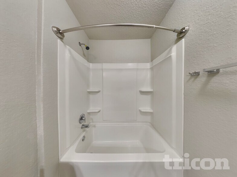 Building Photo - 2423 Pechora Pipit