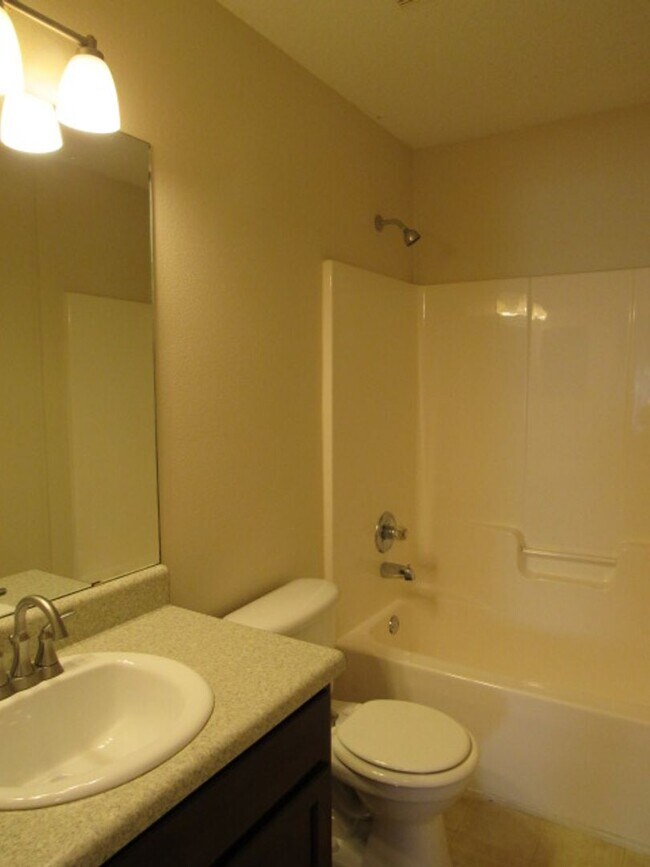 Building Photo - Four bedroom home in Gulf Breeze!