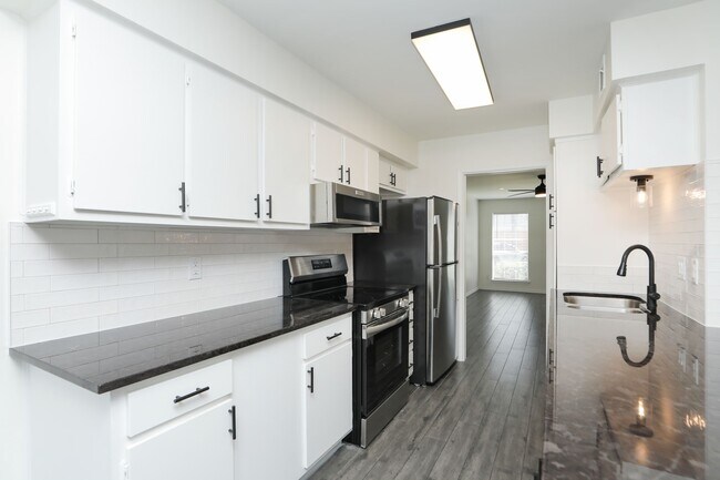 Building Photo - 5800 Lumberdale Rd