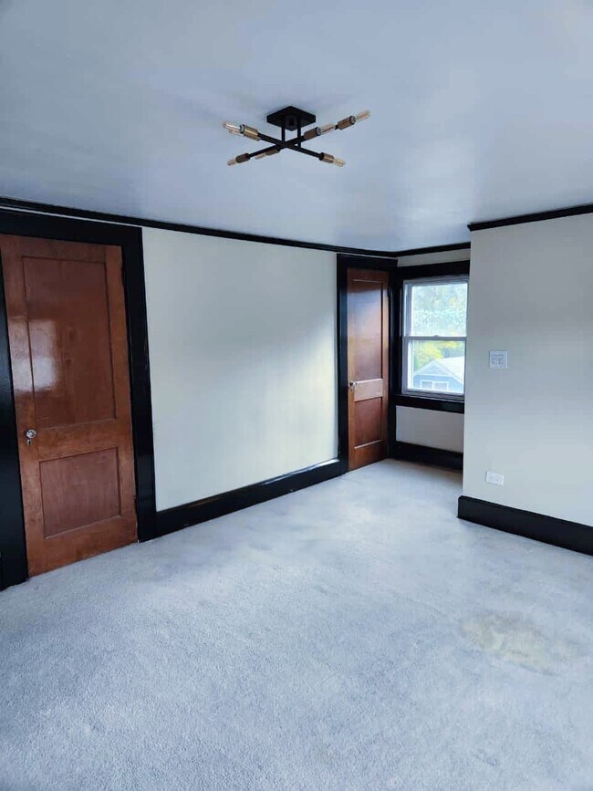 Building Photo - 216 Academy St