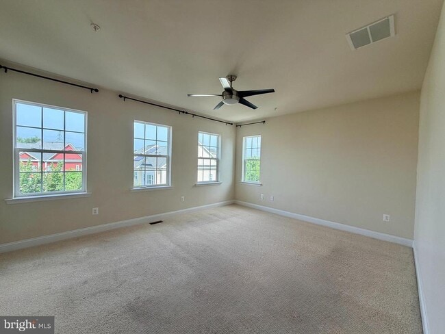 Building Photo - 5915 Logans Way