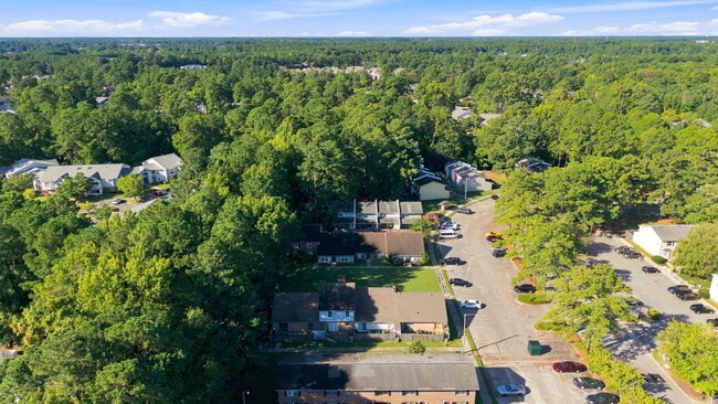 Building Photo - 126 Oakmont Dr