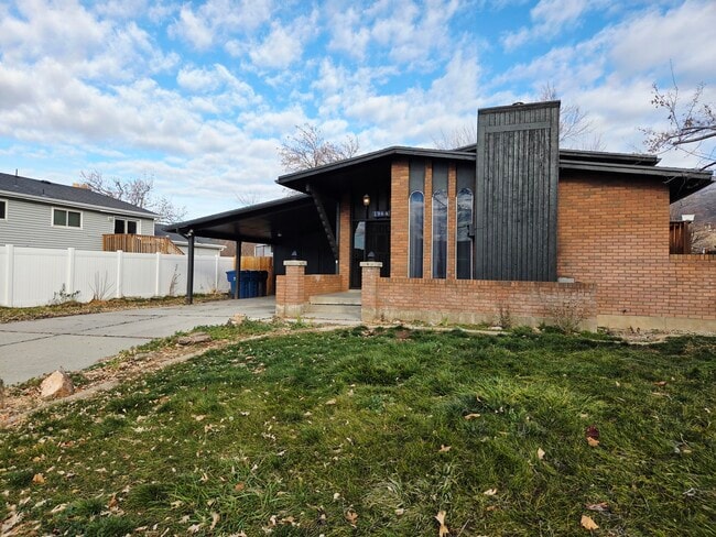 Building Photo - 1968 E 5850 S