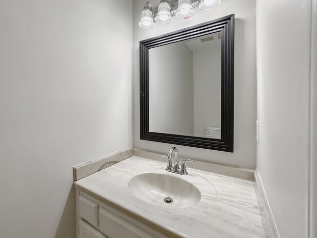 Building Photo - 312 Trappers Run Dr