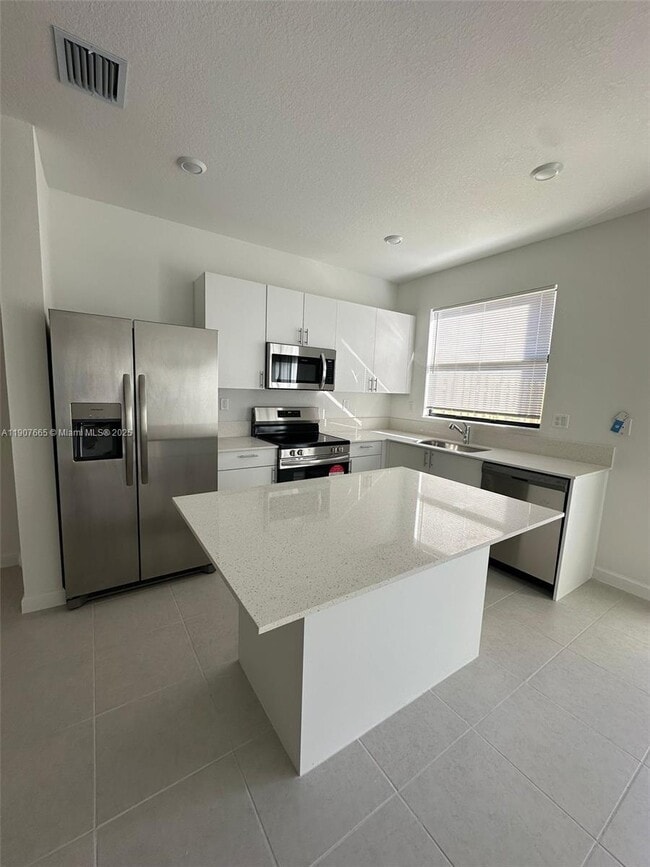 Building Photo - 12848 SW 232nd Ter