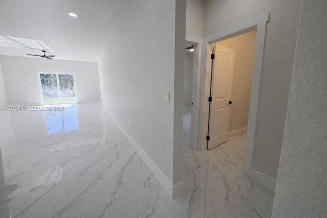 Building Photo - 2423 Milton Ave S