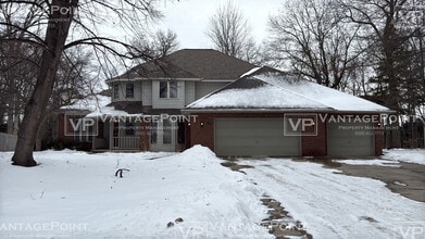 Building Photo - 1482 Parkway Dr