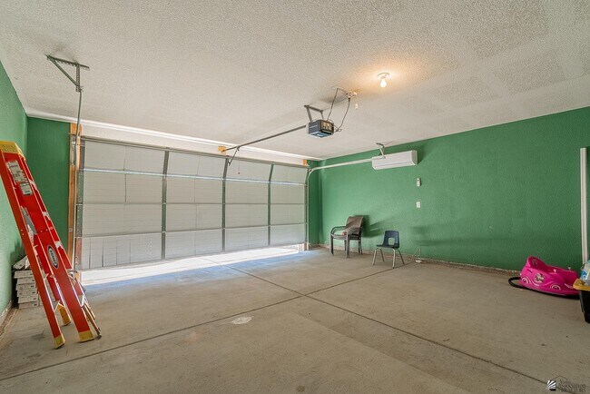 Building Photo - 7912 E 44th Ln